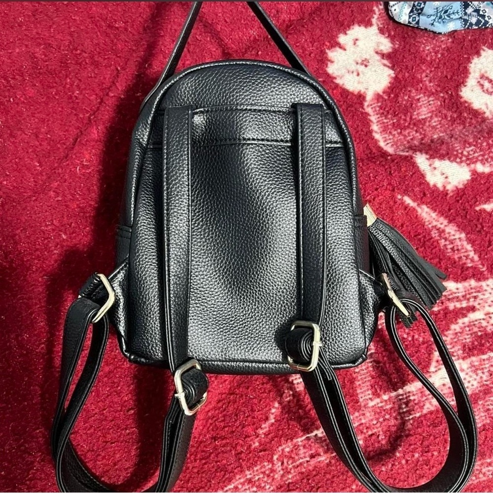 Chic Black Textured Backpack - Picture 2 of 2